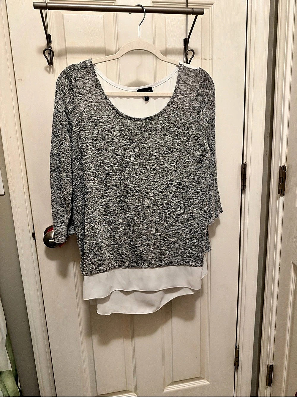 Early 2000’s The Limited Gray & White Layered Tunic Size Large Like New